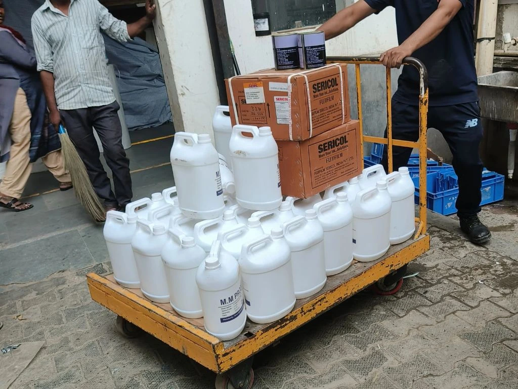 Mild Steel Material Handling double handle  Image 5