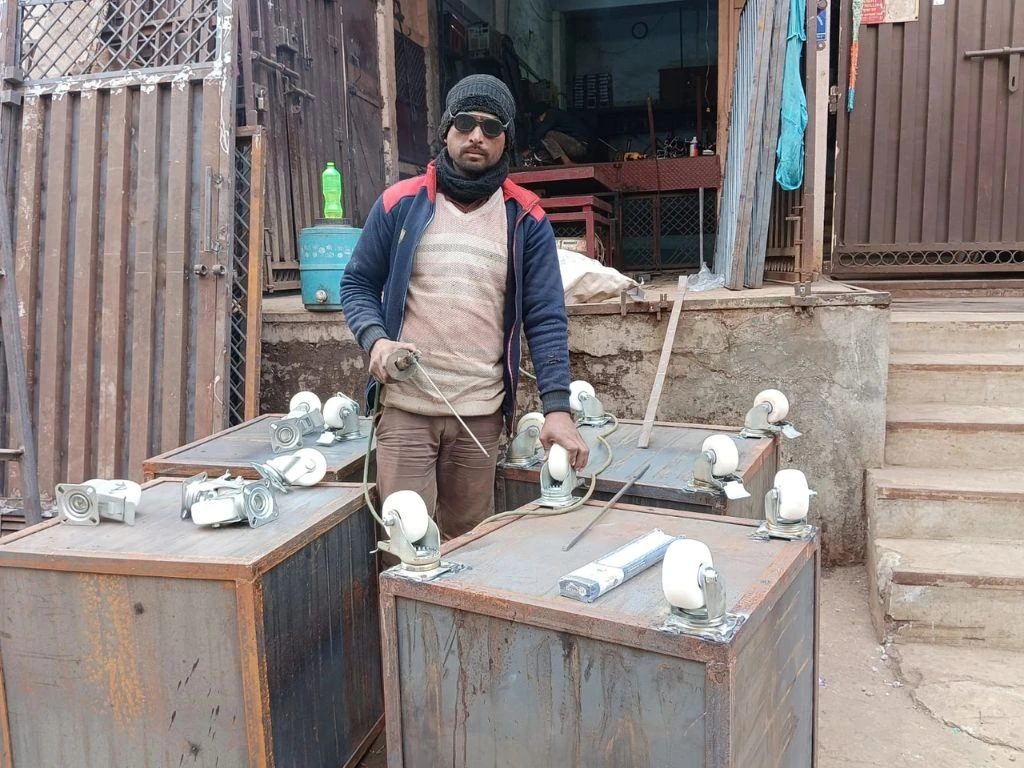 500kg Mild Steel Container Trolley Image 2